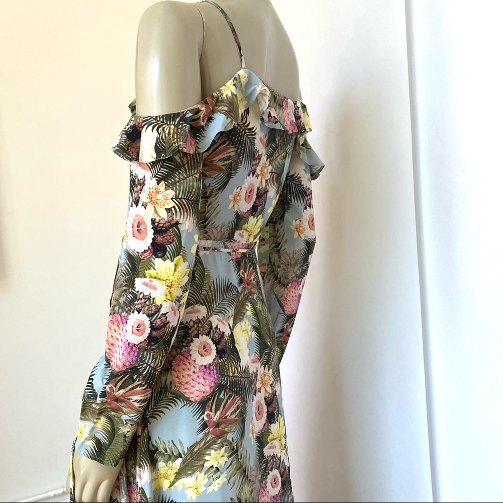 Floral wrap dress - Picture 5 of 16